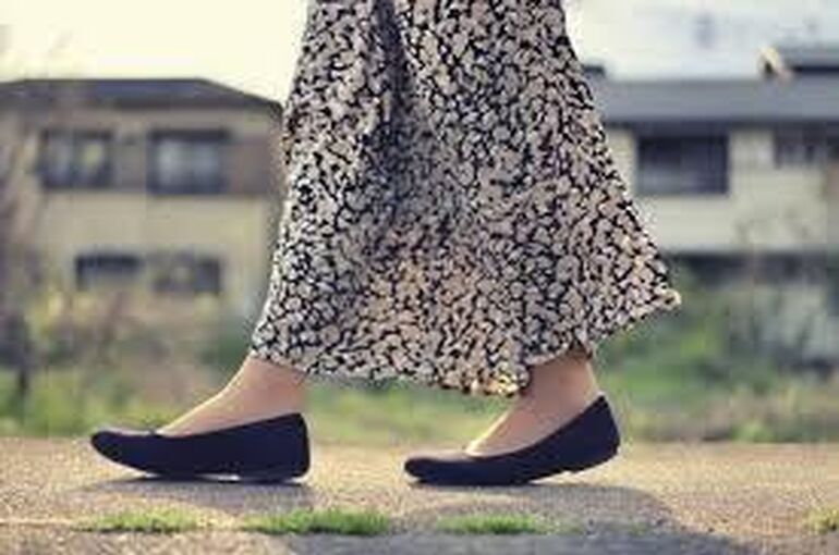 ちょこちょこ歩き｜膝から下した動いていない歩き方